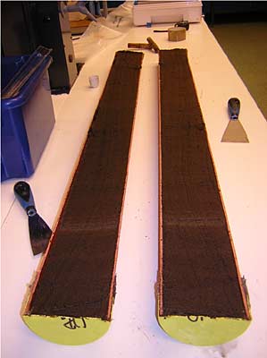 	Splitting a core - to reveal its strata	